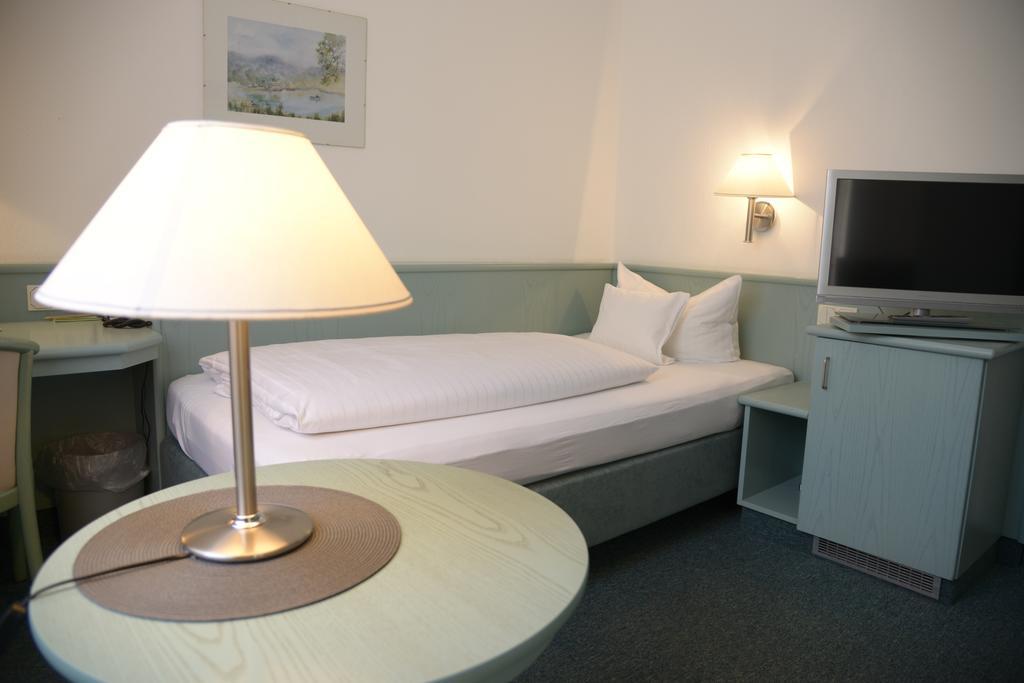 Hotel Till Eulenspiegel - Nichtrauchhotel - Garni Würzburg Buitenkant foto
