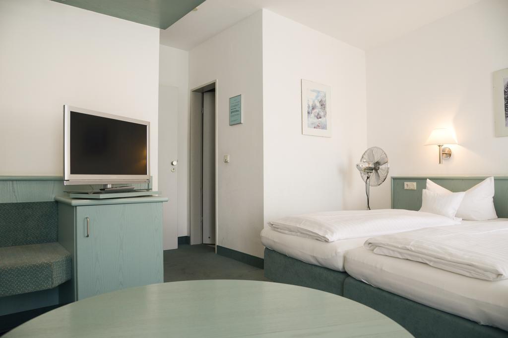 Hotel Till Eulenspiegel - Nichtrauchhotel - Garni Würzburg Buitenkant foto