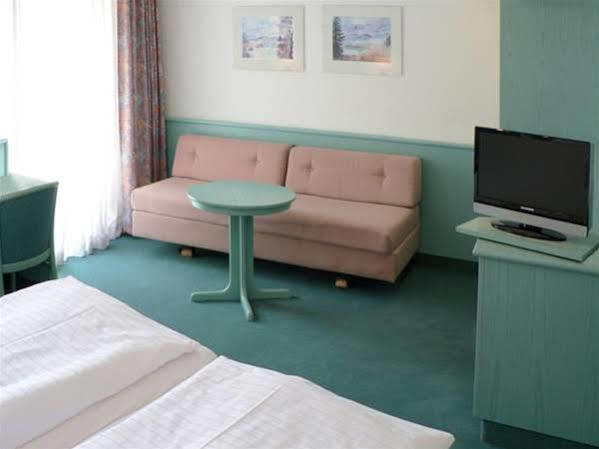 Hotel Till Eulenspiegel - Nichtrauchhotel - Garni Würzburg Buitenkant foto